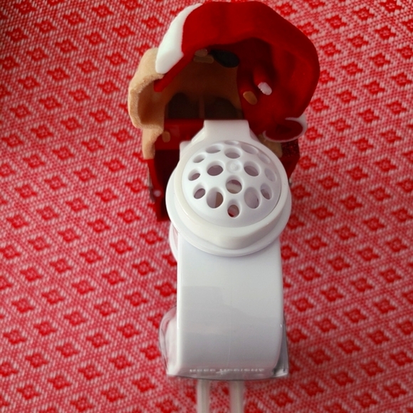 ๐BOGO 50% OFF๐๐๐กNWTโผ๏ธ BBW Present Puppy Scent Control Plug-in w/ Refills - Picture 5 of 14